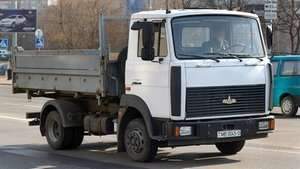 Передняя часть грузовика МАЗ-4570