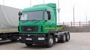Зеленый тягач МАЗ-6430