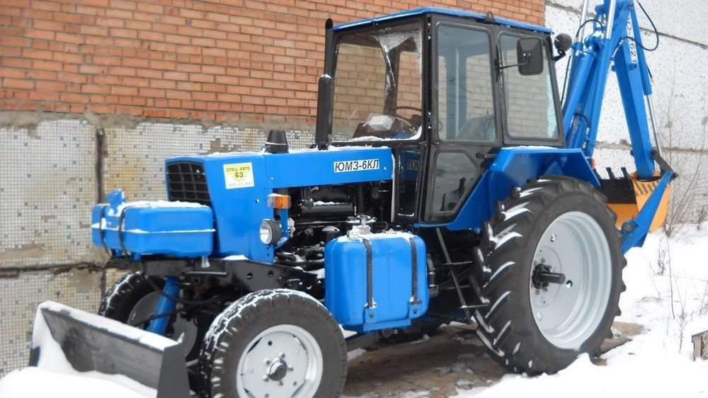 Синий трактор ЮМЗ-6