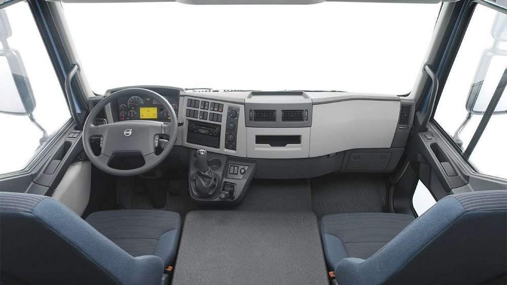 Салон грузовика Volvo FL7